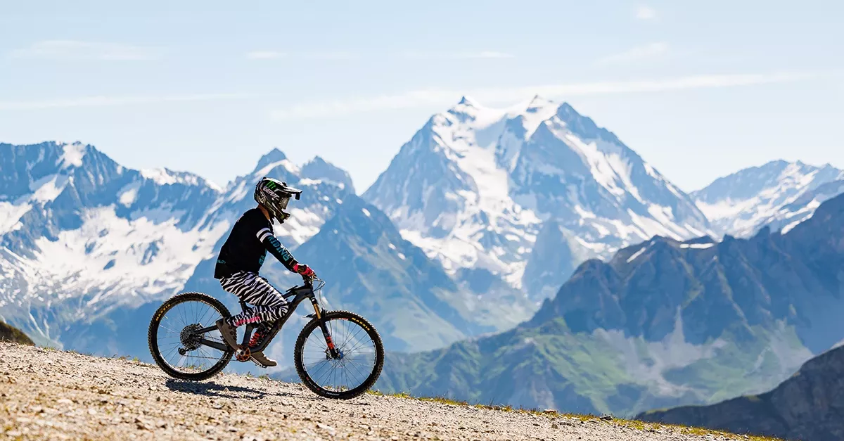 Ete-VTT-Bike-park-Activite-Saulire-Grande-Casse-Zebre-1200x700