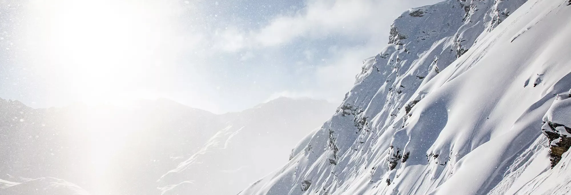 Découvrez les pistes du domaine skiable des 3 Vallées et profitez des montagnes enneigées de la station de ski Méribel.
