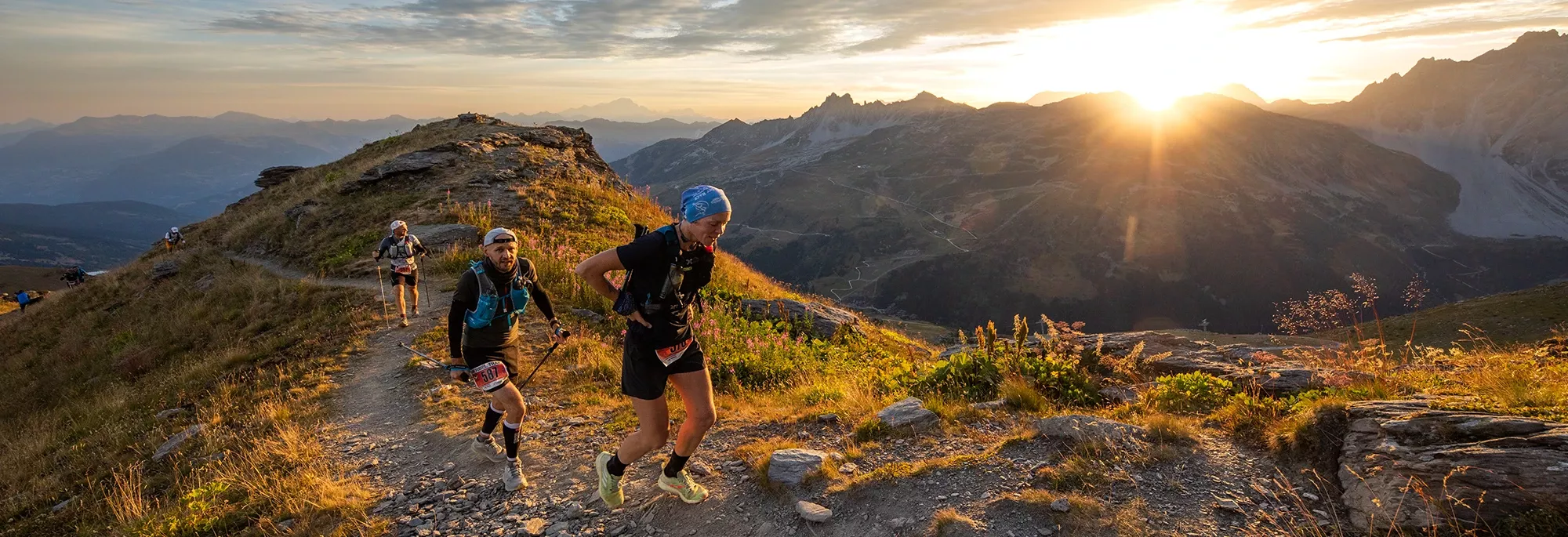 Header-Meribel-Ete-Trail-Sunrise-tougnete-Paysage-2000x685