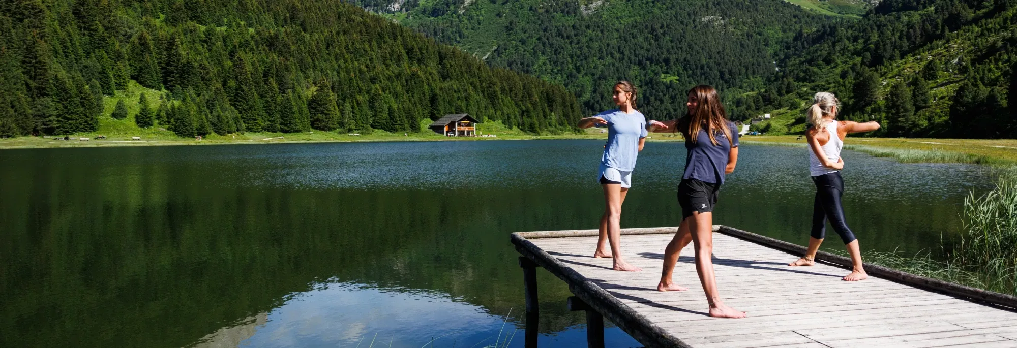 séance de yoga à Méribel