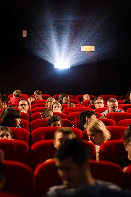 Ete-Page-Quartier-Meribel-Mottaret-cinema-260x390