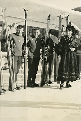 Histoire-Meribel-80-Ans-Ski-Moniteur-Les-Allues-annees-50-260x390