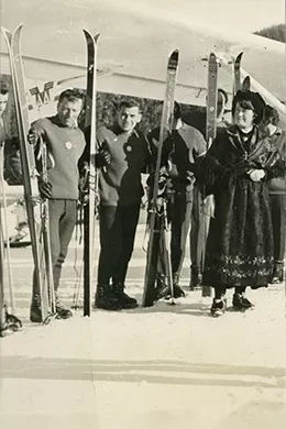 Histoire-Meribel-80-Ans-Ski-Moniteur-Les-Allues-annees-50-260x390