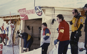 Histoire-Meribel-80-Ans-Competition-Mauduit-Slalom-Depart-annees-70-600x400