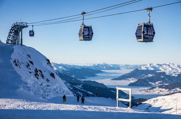 Hiver_domaine_skiable_cabine_mont_vallon