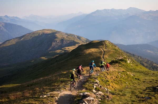 Parcours enduro sur les crêtes de Méribel