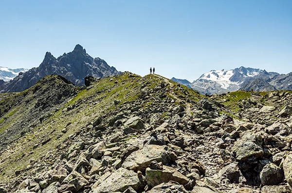Ete-Activite-Randonnee-paysage-Col-Du-Fruit-Saulire-Cretes-Duo-Glacier-600x400