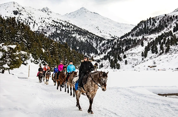 Balade a cheval dans la réserve de Tueda