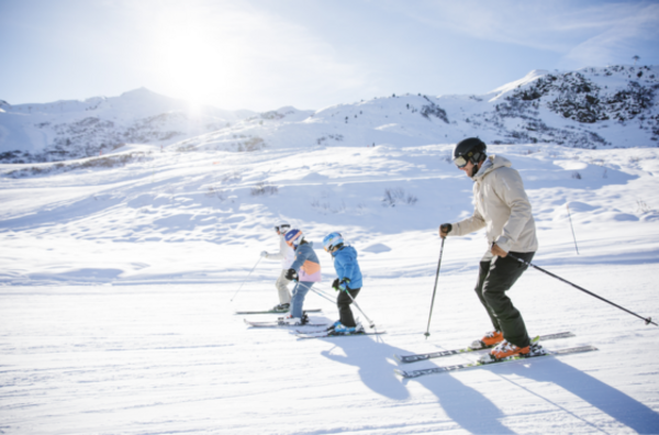 Découvrez les forfaits famille de Méribel, pour un séjour à petit prix au cœur des 3 Vallées.