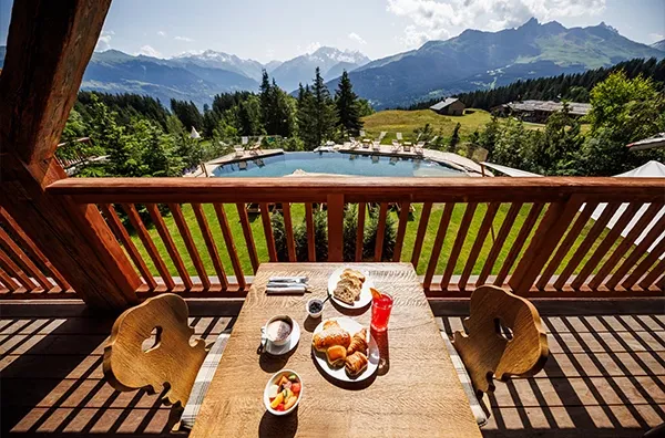 Blog-Rando-Gourmande-Savoie-Petit-Dej-Refuge-Traye-Mont-Blanc-Meribel-600x400